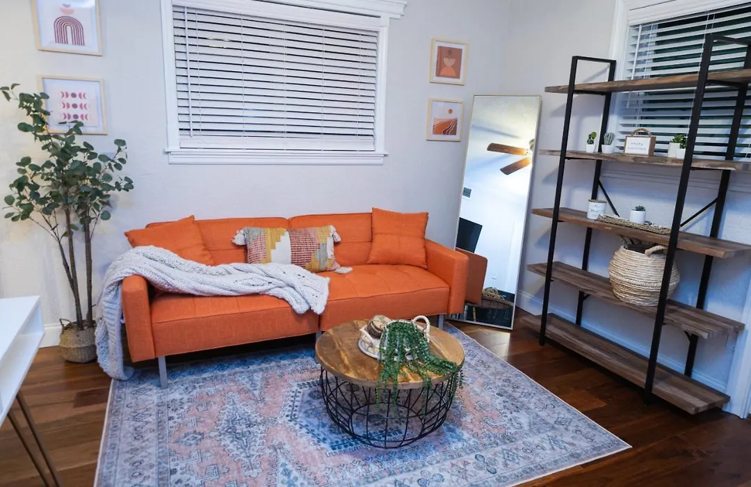Cozy And Adorable 1 Bdr/1 Ba-1
