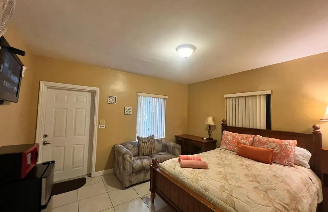 Royal Poinciana Stay-1