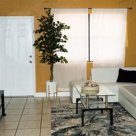 Mne Luxury In Miami-3