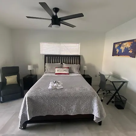 Lyz Miami-2