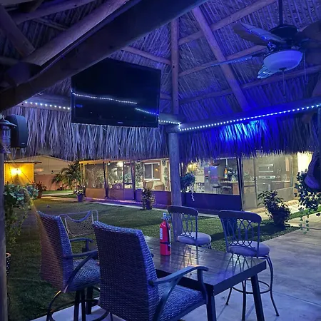 Paradise Oasis2-3