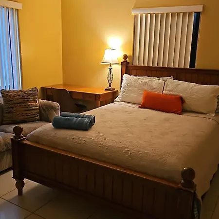 Royal Poinciana Stay-3