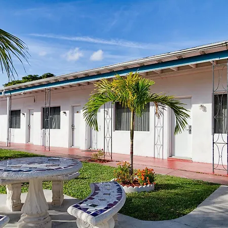 Sun And Surf Inn-2