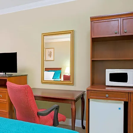 Sun And Surf Inn-3